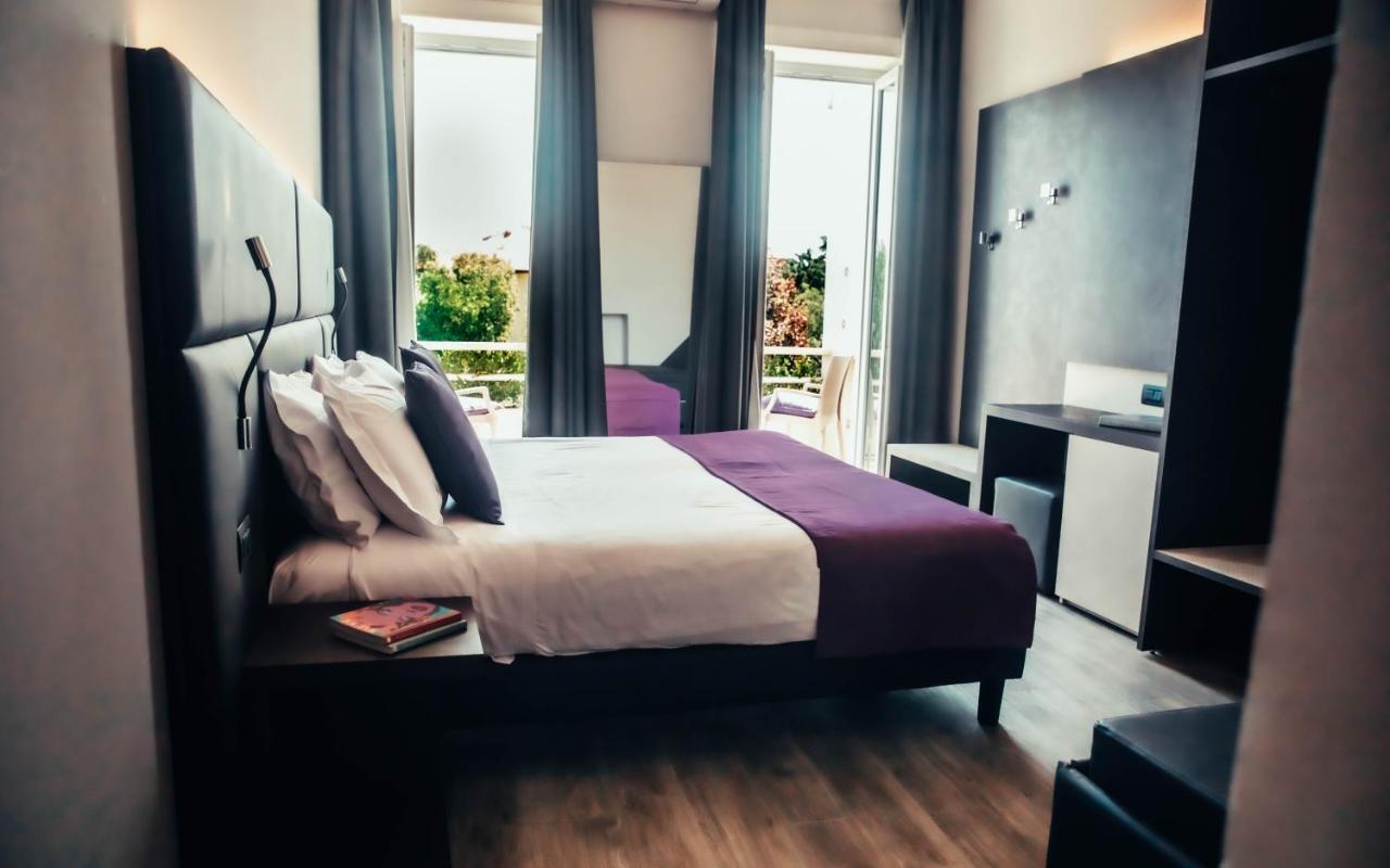 Hotel Benaco Desenzano del Garda Kültér fotó