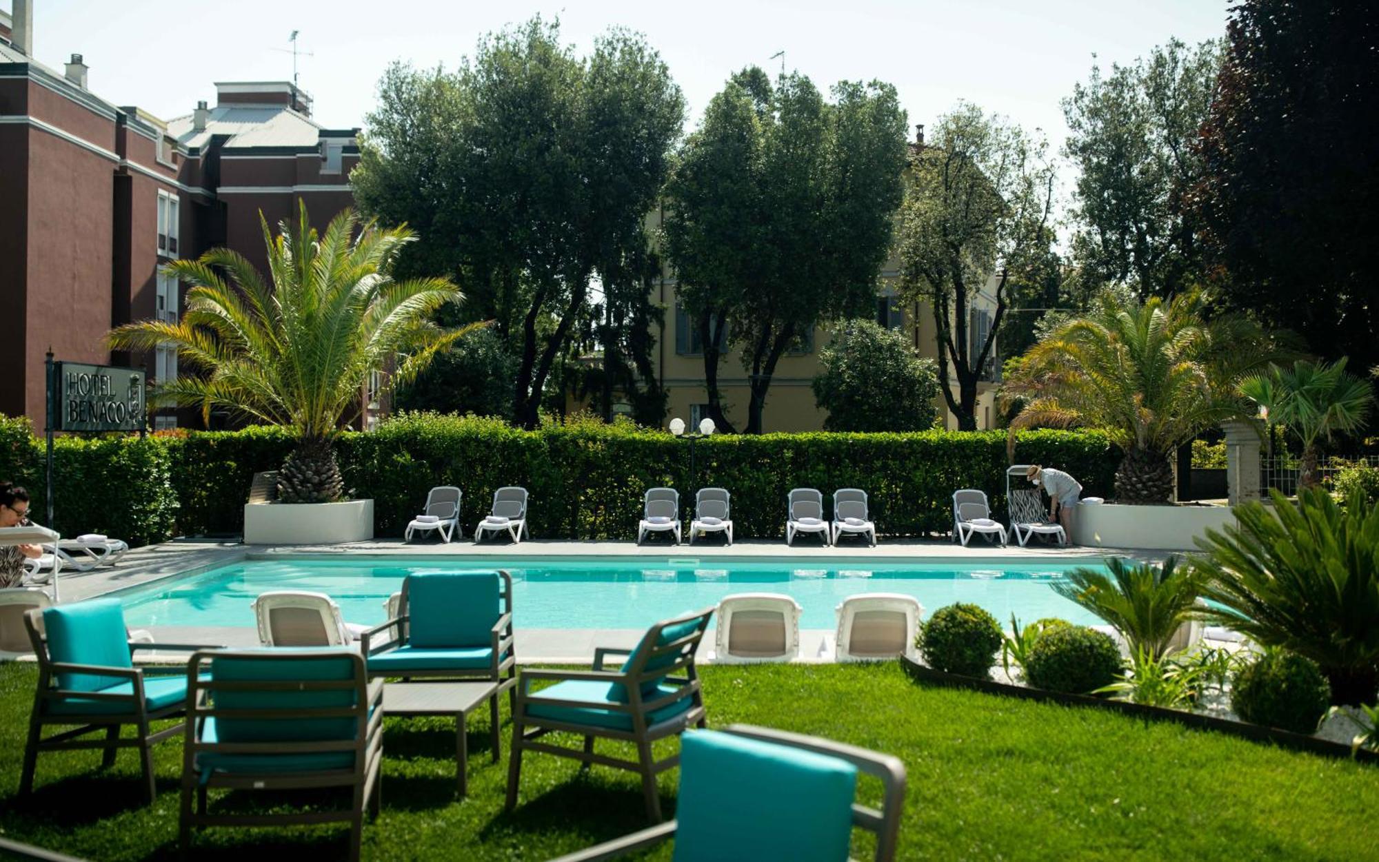 Hotel Benaco Desenzano del Garda Kültér fotó