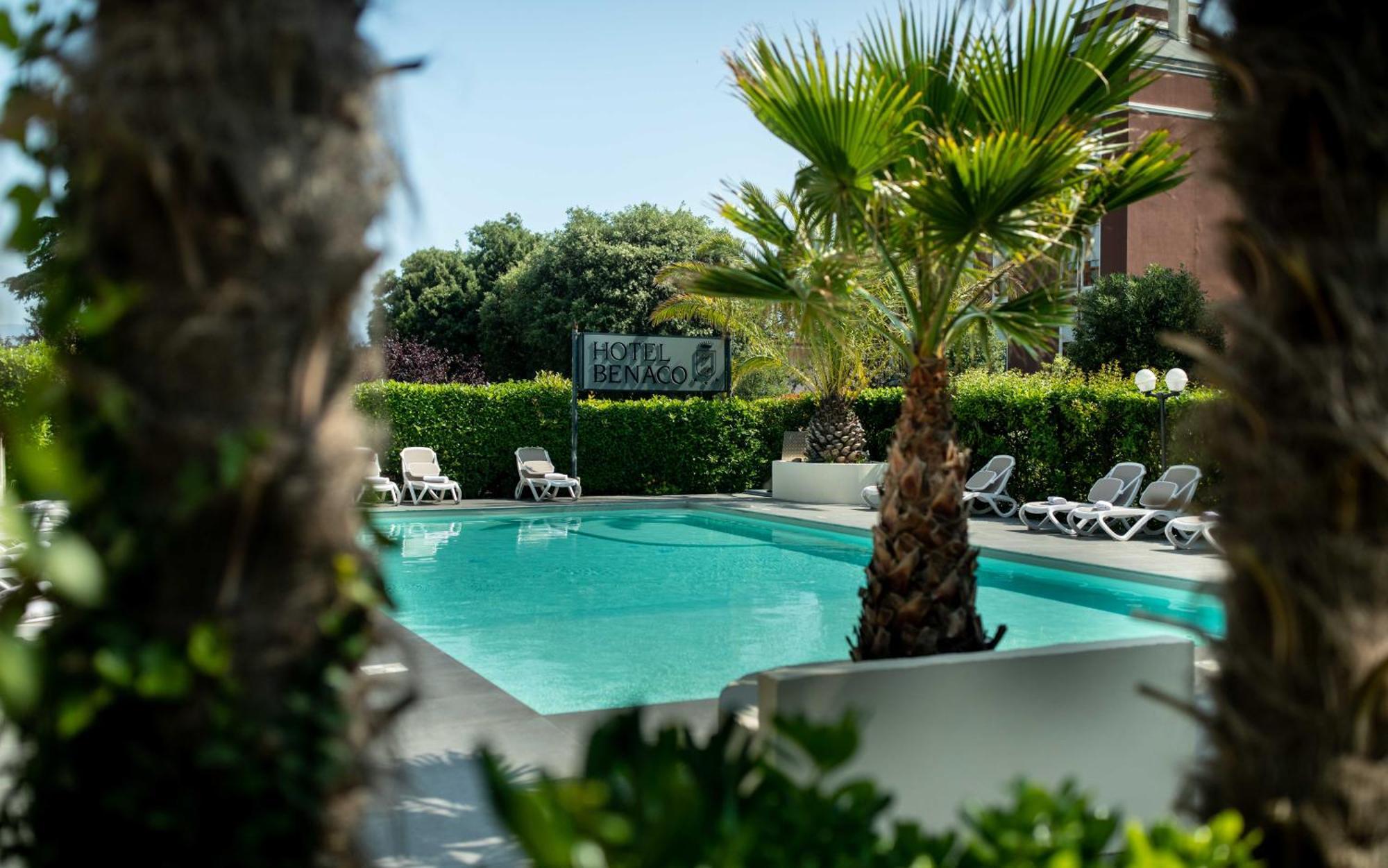 Hotel Benaco Desenzano del Garda Kültér fotó